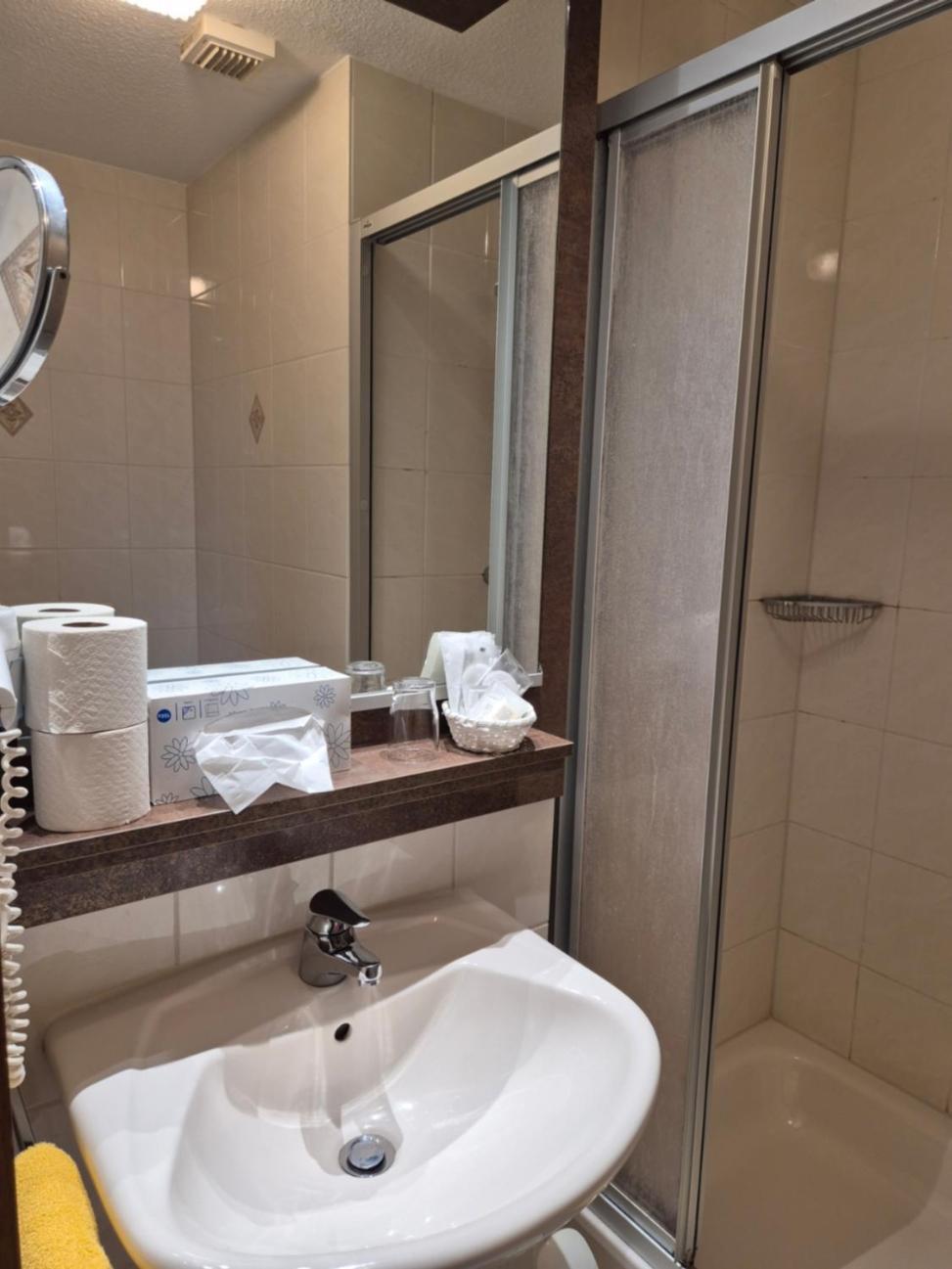 Hotel Zur Waage باد مونستريفل المظهر الخارجي الصورة
