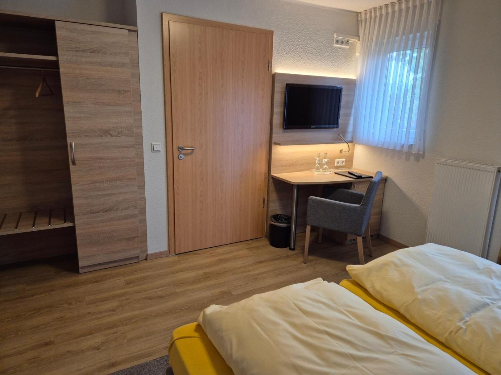 Hotel Zur Waage باد مونستريفل المظهر الخارجي الصورة