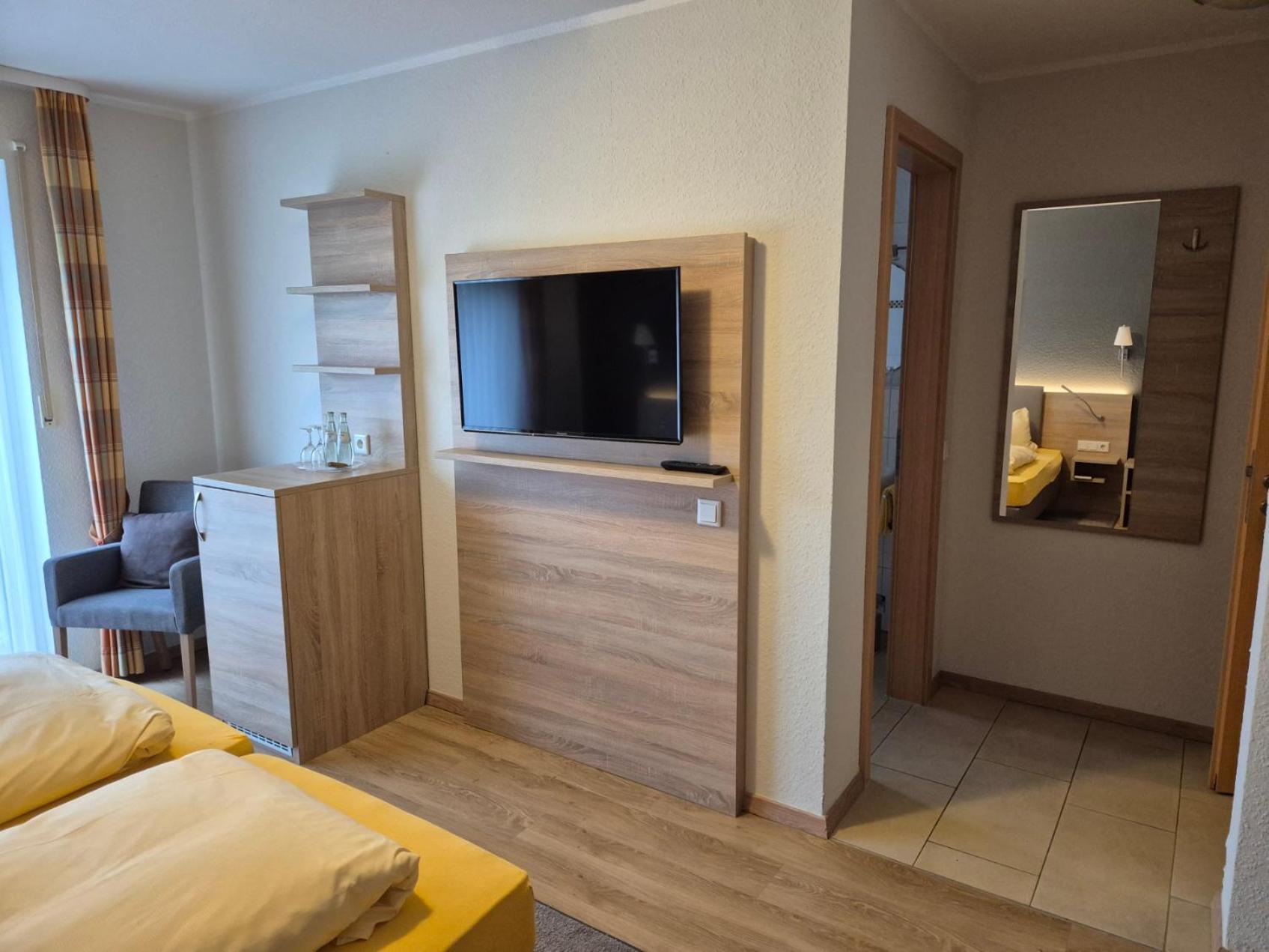 Hotel Zur Waage باد مونستريفل المظهر الخارجي الصورة