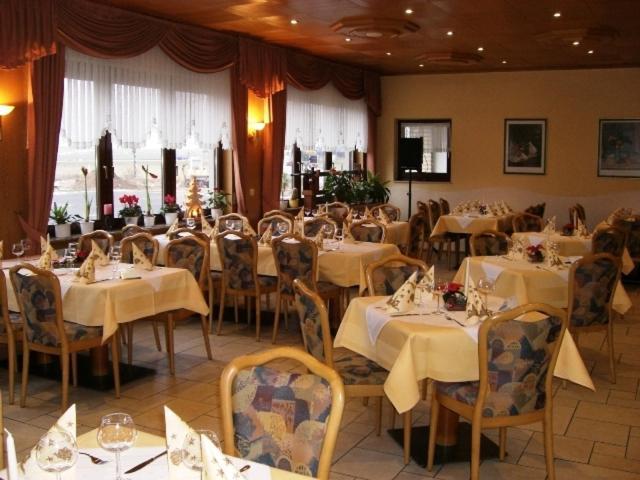 Hotel Zur Waage باد مونستريفل المظهر الخارجي الصورة