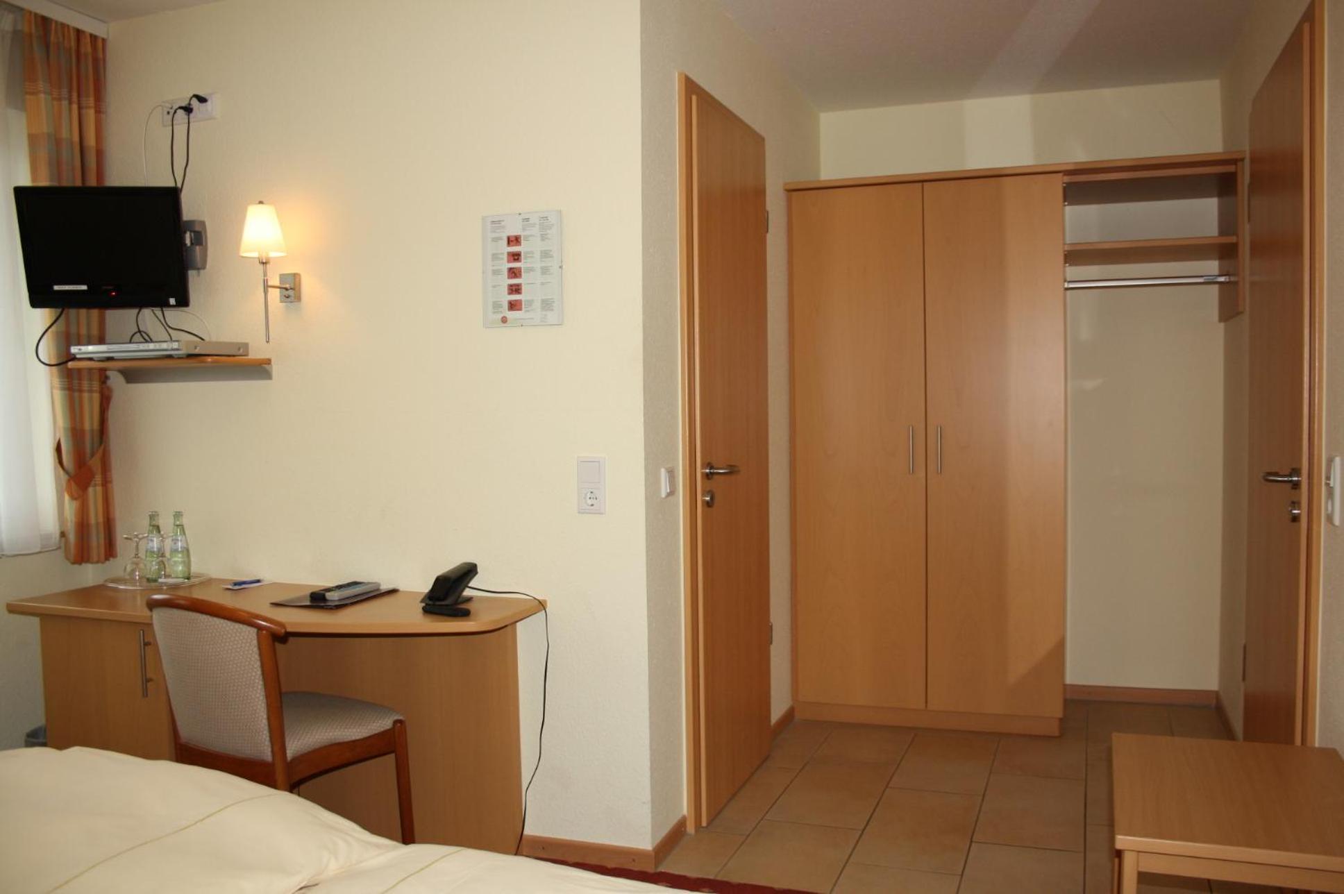 Hotel Zur Waage باد مونستريفل المظهر الخارجي الصورة