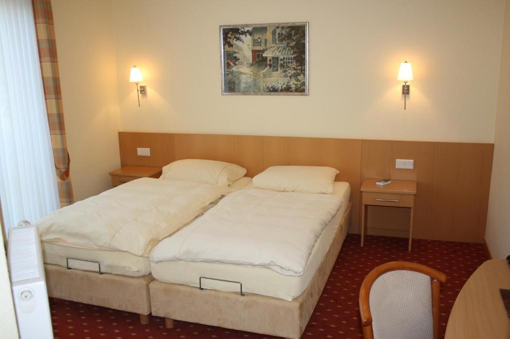 Hotel Zur Waage باد مونستريفل الغرفة الصورة